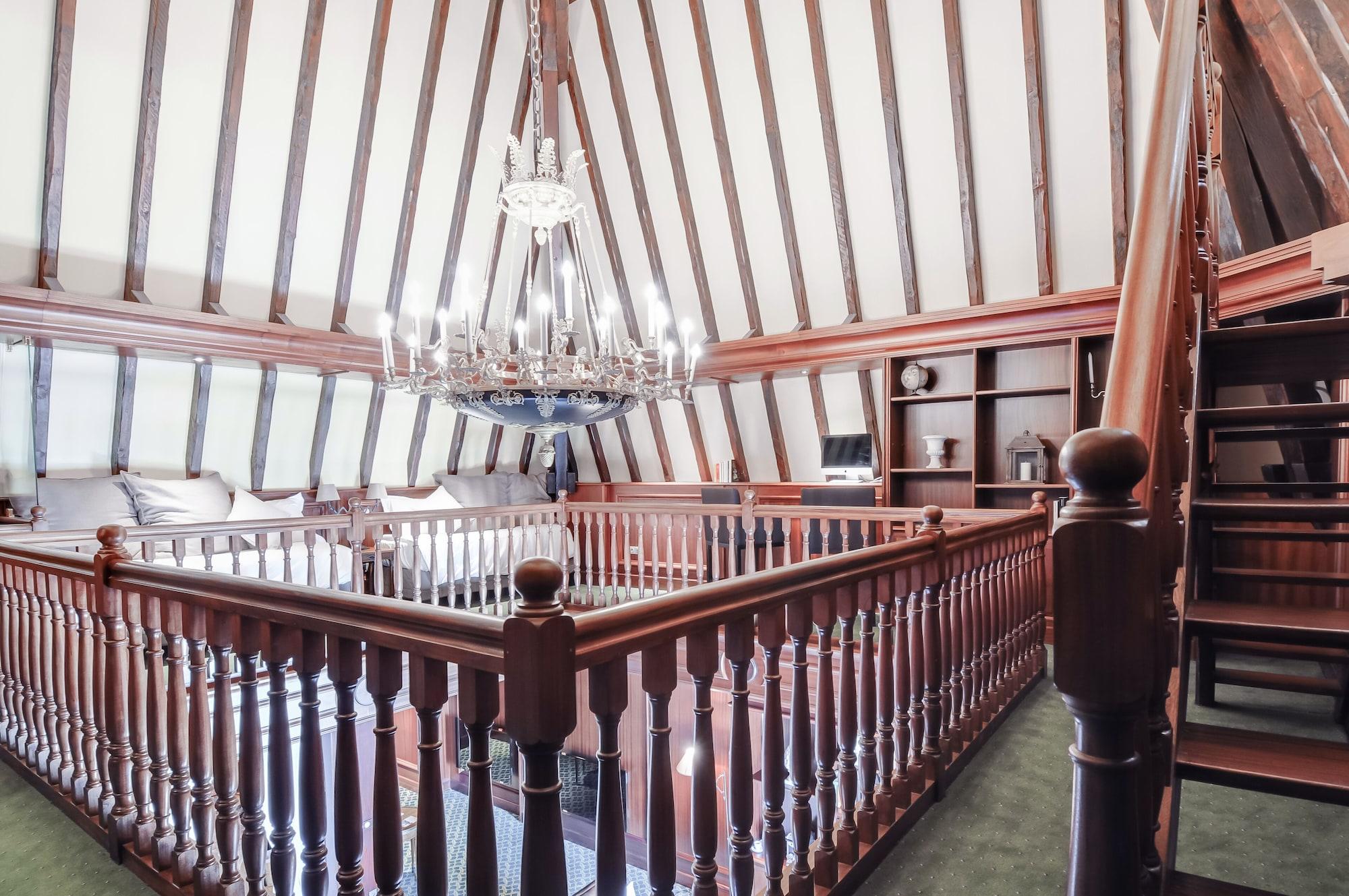 Le Palace De Menthon ภายนอก รูปภาพ The interior of the house