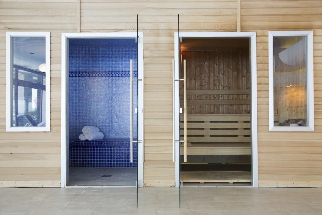 Le Palace De Menthon ภายนอก รูปภาพ Saunas at the Hotel Tammer, Tampere, Finland