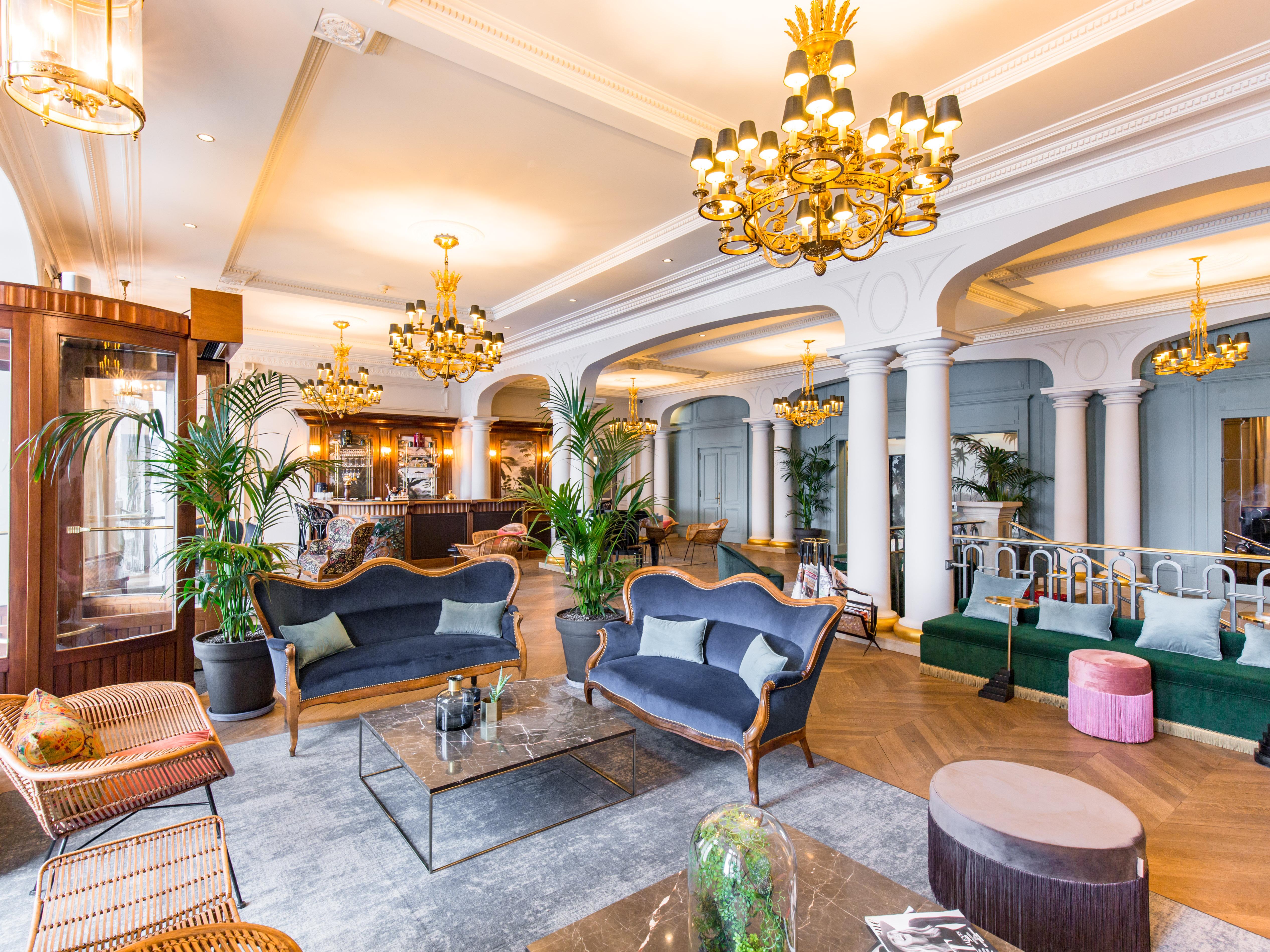 Le Palace De Menthon ภายนอก รูปภาพ The lobby of the hotel