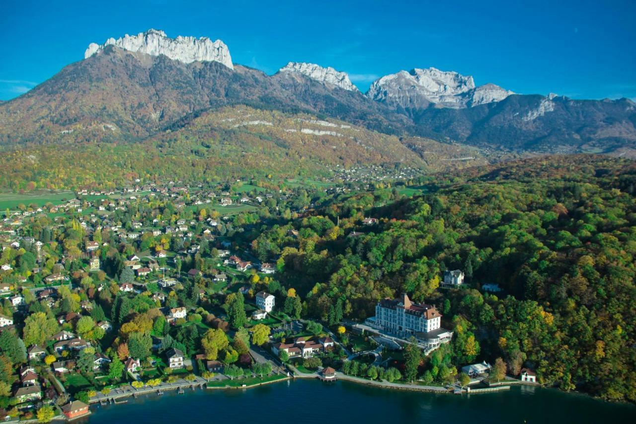 Le Palace De Menthon ภายนอก รูปภาพ An aerial view of Montreux